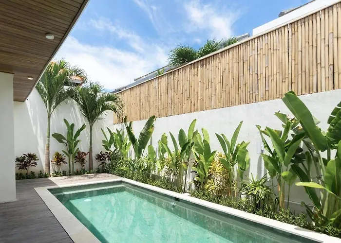 La Bumbak Hotel